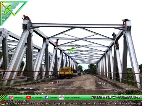 Pengencangan baut jembatan kali rambut, Tegal - Jateng