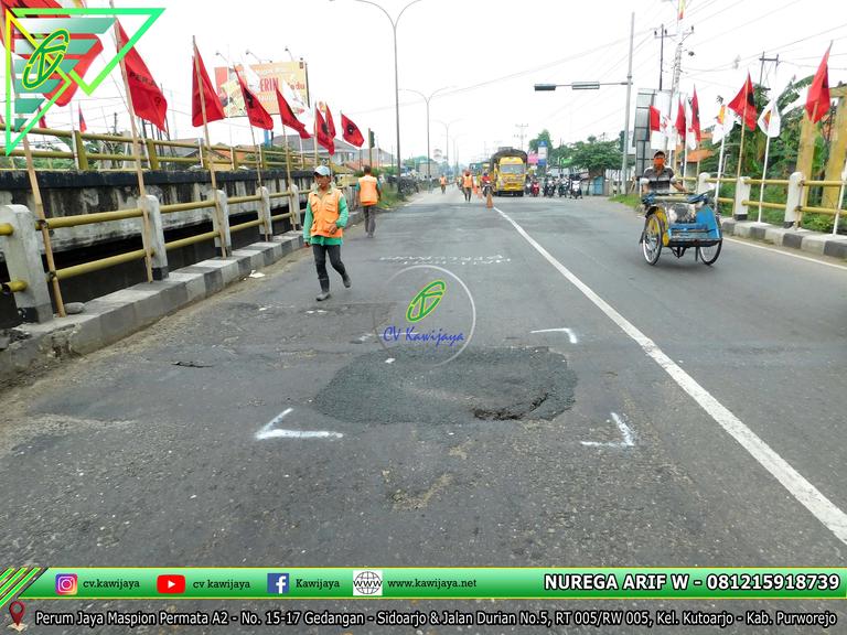 Patching Beton Mutu Tinggi Lantai Jembatan Sumur Panggang, Tegal - Jawa Tengah