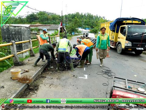 Patching Beton Mutu Tinggi lantai Jembatan Pekuncen, Cilacap - Jawa Tengah