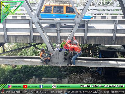 Pengencangan baut jembatan jurug, Surakarta - Jateng
