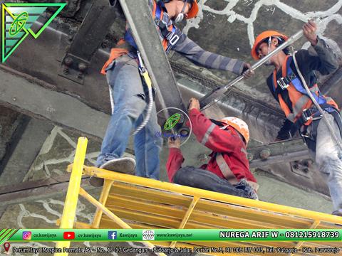 Pengencangan baut jembatan jurug, Surakarta - Jateng