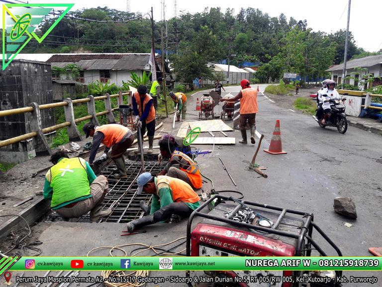 Patching Beton Mutu Tinggi lantai Jembatan Pekuncen, Cilacap - Jawa Tengah