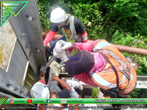 Pengencangan Baut Jembatan Lemau - Bengkulu.