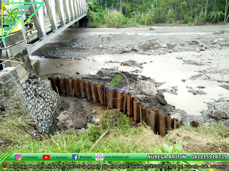 Pemancangan Sheet Pile Baja Jembatan Kali keruh - Jawa Tengah