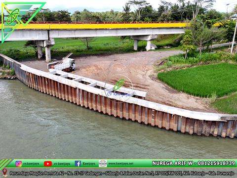 Pemancangan Sheet Pile Baja Jembatan Luk Ulo, Purworejo - Jawa Tengah