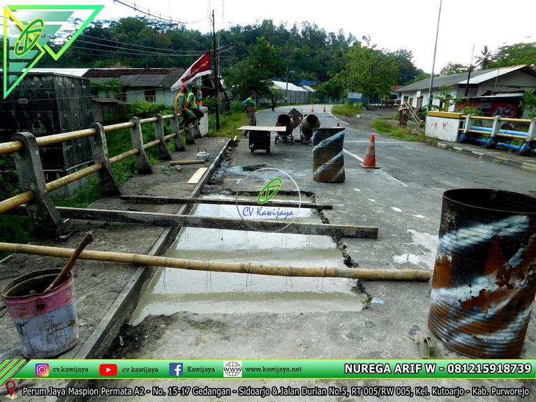 Patching Beton Mutu Tinggi lantai Jembatan Pekuncen, Cilacap - Jawa Tengah