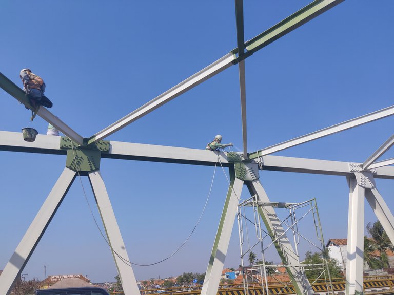 Pengecatan Jembatan Eretan - Indramayu