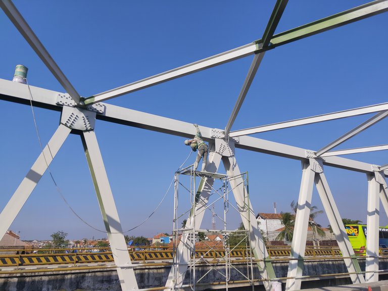 Pengecatan Jembatan Eretan - Indramayu