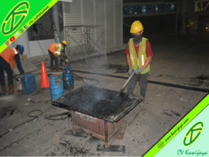 Pemasangan Expansion Joint Asphaltic Plug Di Proyek Waskita Bandara A. Yani Semarang