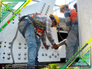 Pengencangan Baut Jembatan Betokan - Indramayu